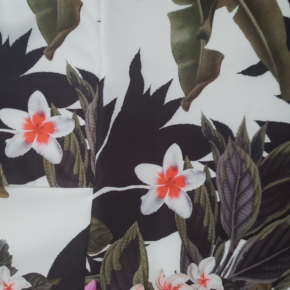 Boohoo Tropical Print Midi Dress - Picture 4 of 12